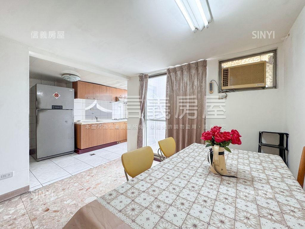 近捷運大空間視野戶附車位房屋室內格局與周邊環境