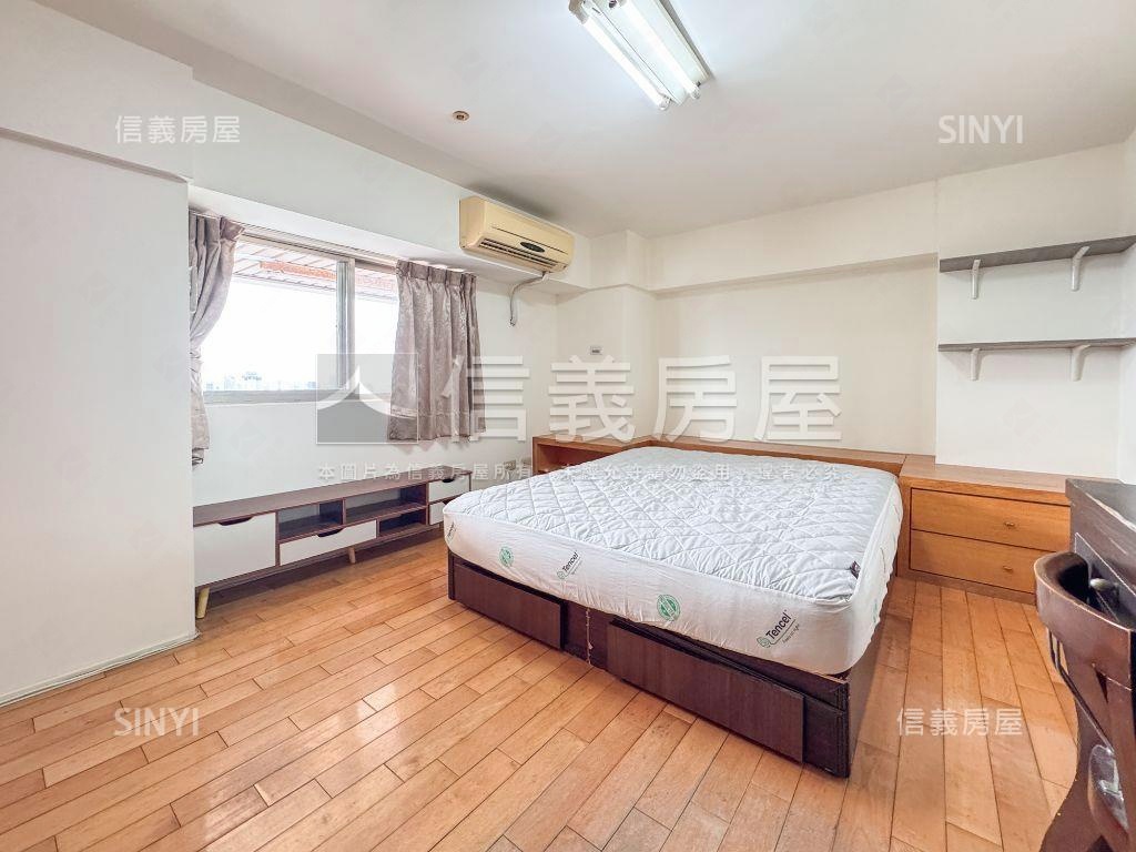 近捷運大空間視野戶附車位房屋室內格局與周邊環境