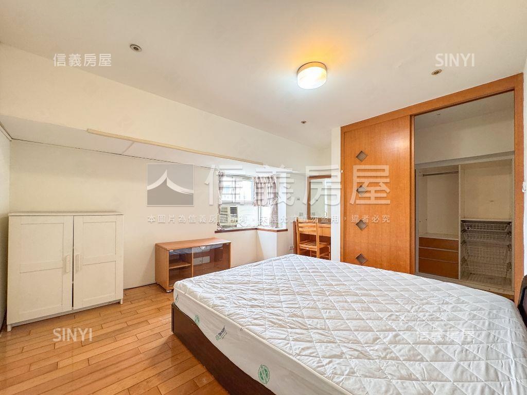 近捷運大空間視野戶附車位房屋室內格局與周邊環境