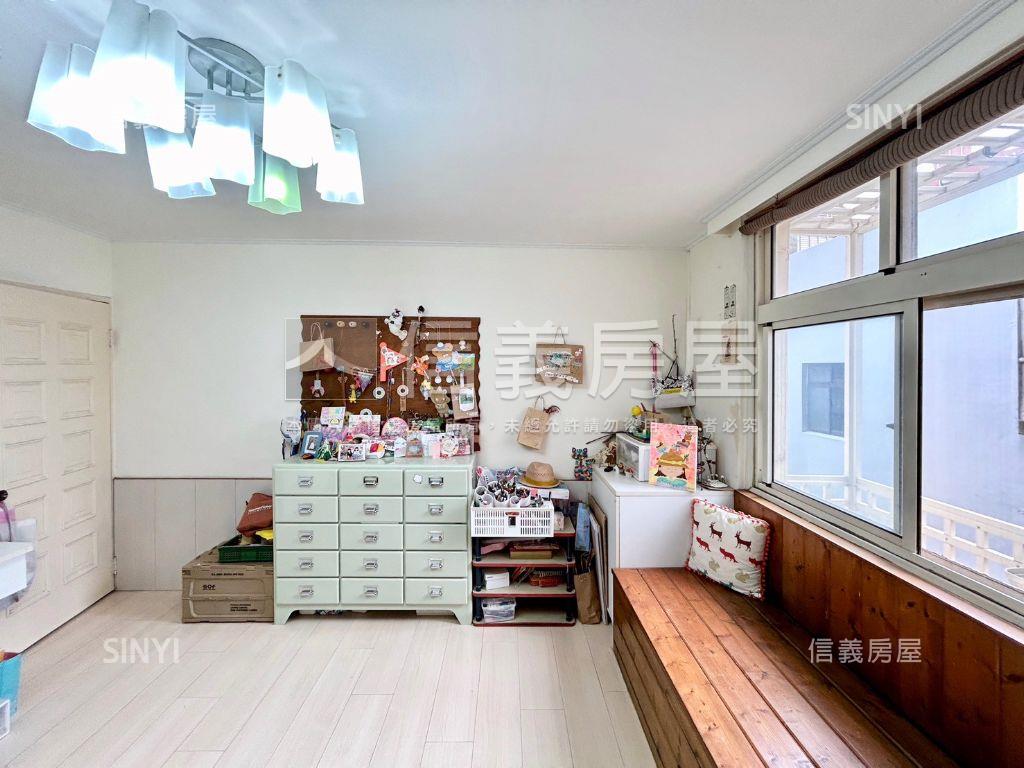 一層兩戶近附小公園大三房房屋室內格局與周邊環境