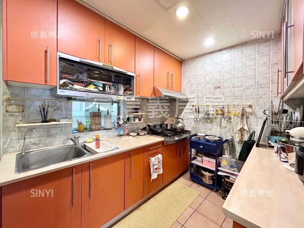 一層兩戶近附小公園大三房房屋室內格局與周邊環境