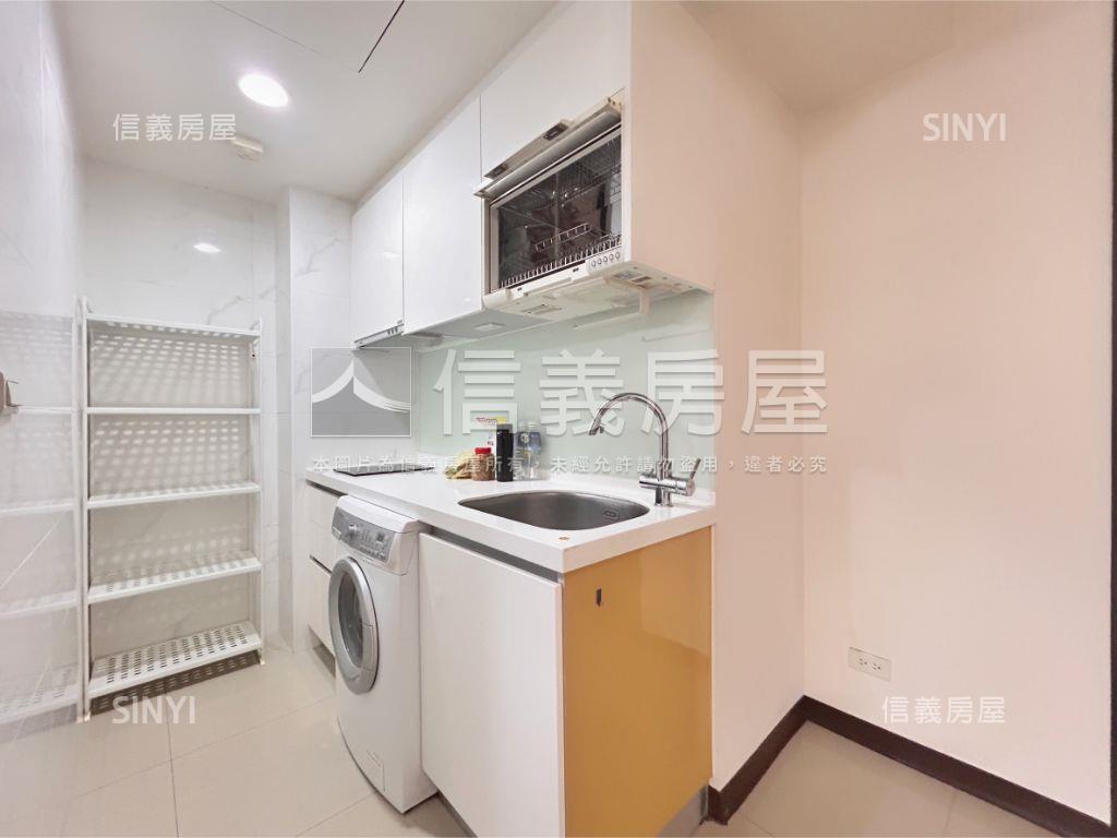 新時代採光高樓景平面車位房屋室內格局與周邊環境