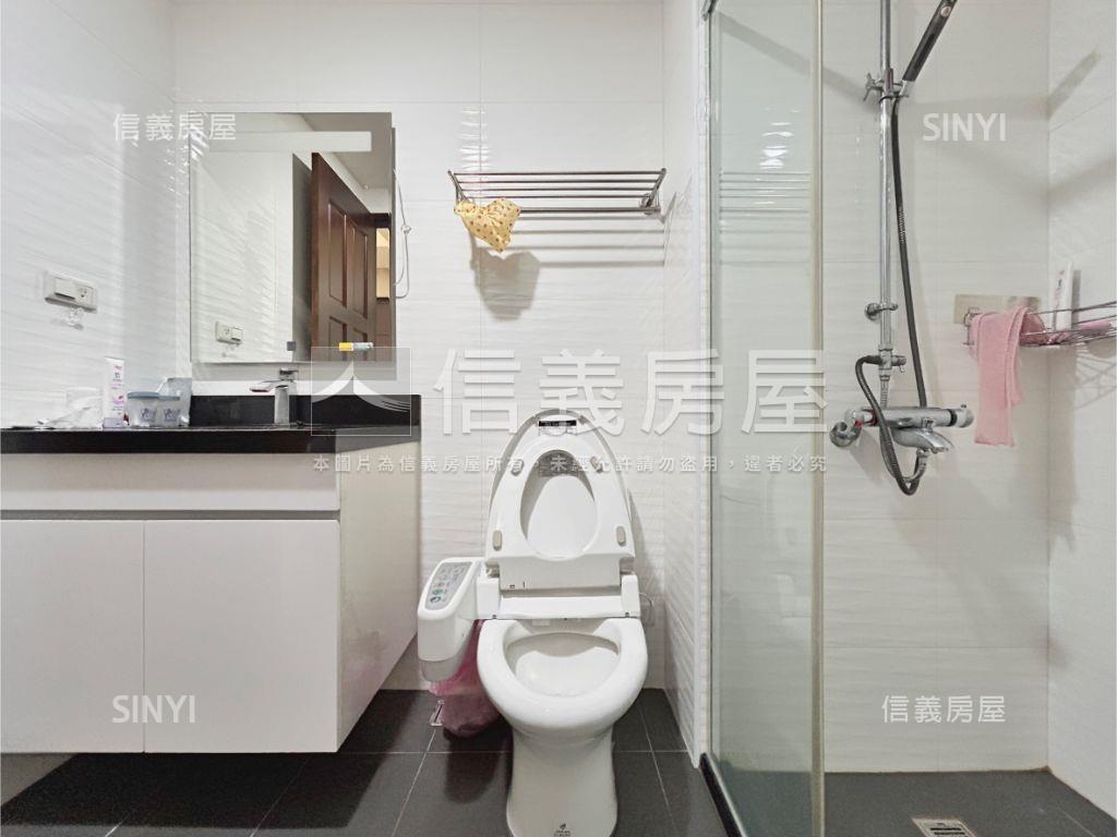 新時代採光高樓景平面車位房屋室內格局與周邊環境