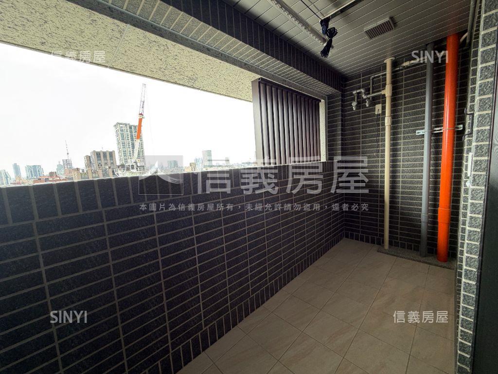 全坤１０１高樓兩房坡平車房屋室內格局與周邊環境