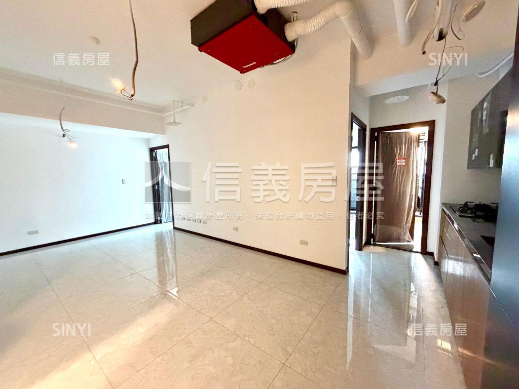 全坤１０１高樓兩房坡平車房屋室內格局與周邊環境
