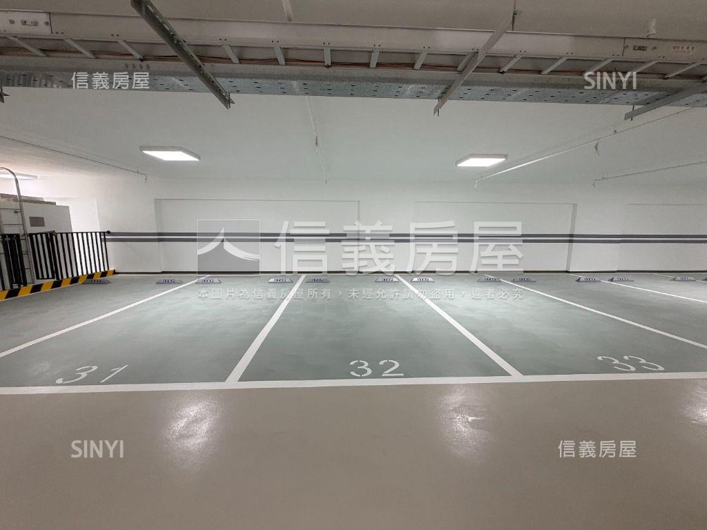 全坤１０１高樓兩房坡平車房屋室內格局與周邊環境