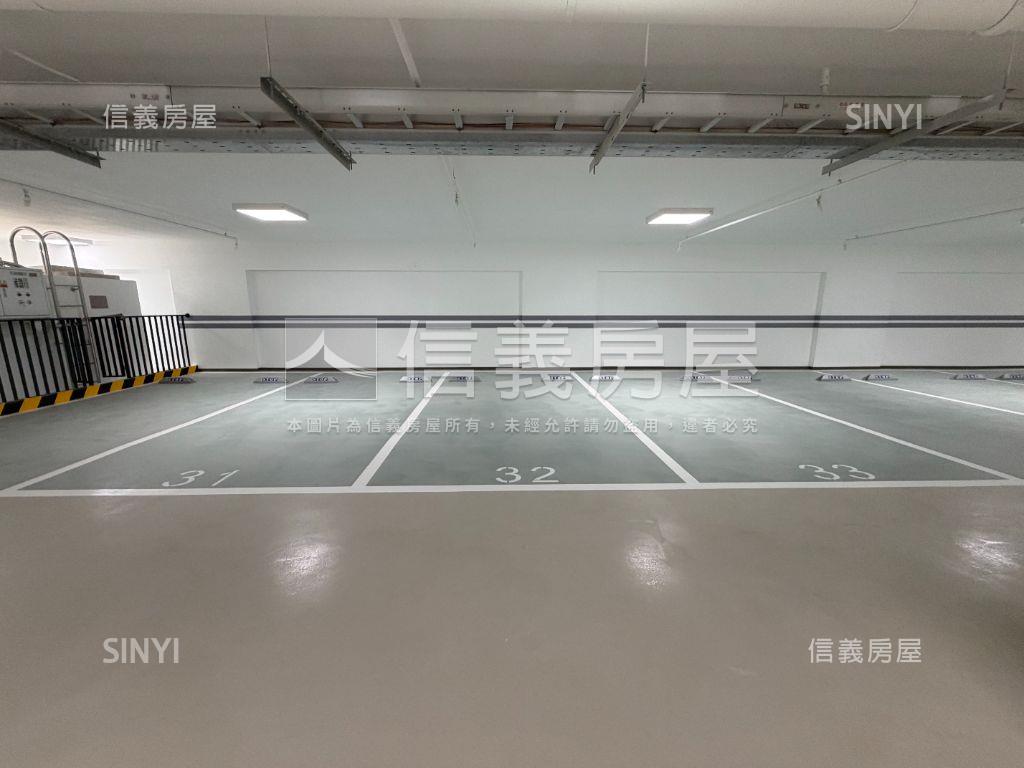 全坤１０１高樓兩房坡平車房屋室內格局與周邊環境