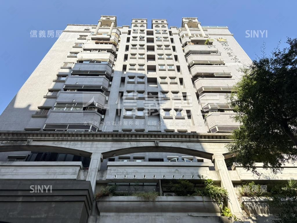 鄉林凱悅４房平車大露臺戶房屋室內格局與周邊環境