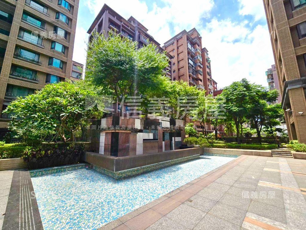 榮耀巴黎樹海景觀三房車位房屋室內格局與周邊環境