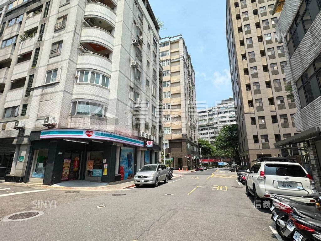 店面☆三角窗便利商店房屋室內格局與周邊環境