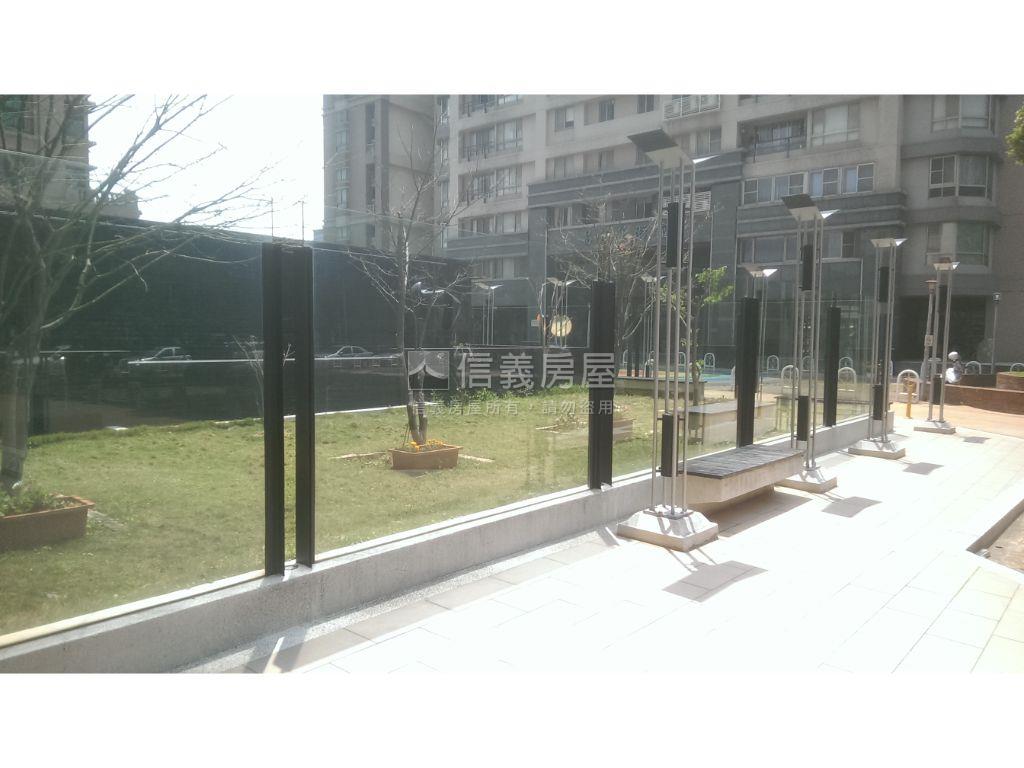 誠心出售峰藝大三房房屋室內格局與周邊環境