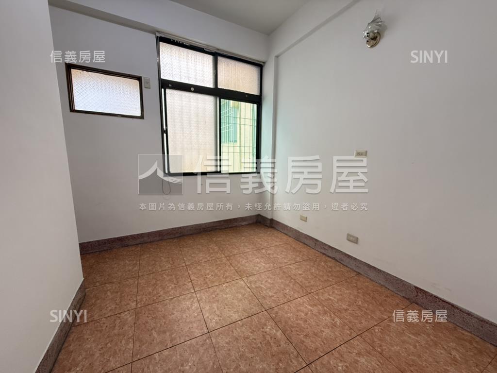 衛民街８米面寬雙店面房屋室內格局與周邊環境