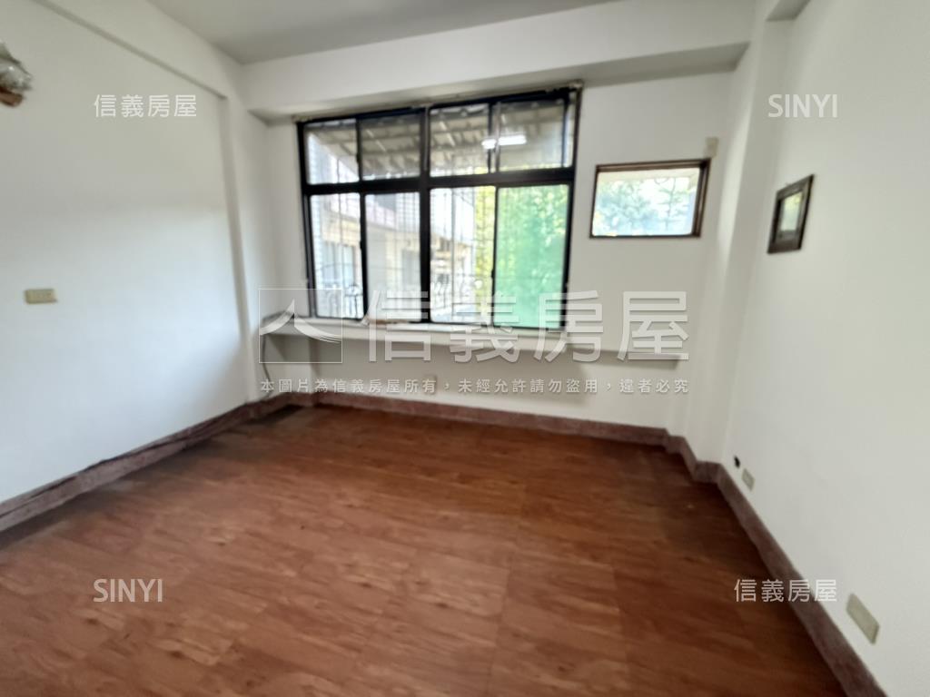 衛民街８米面寬雙店面房屋室內格局與周邊環境