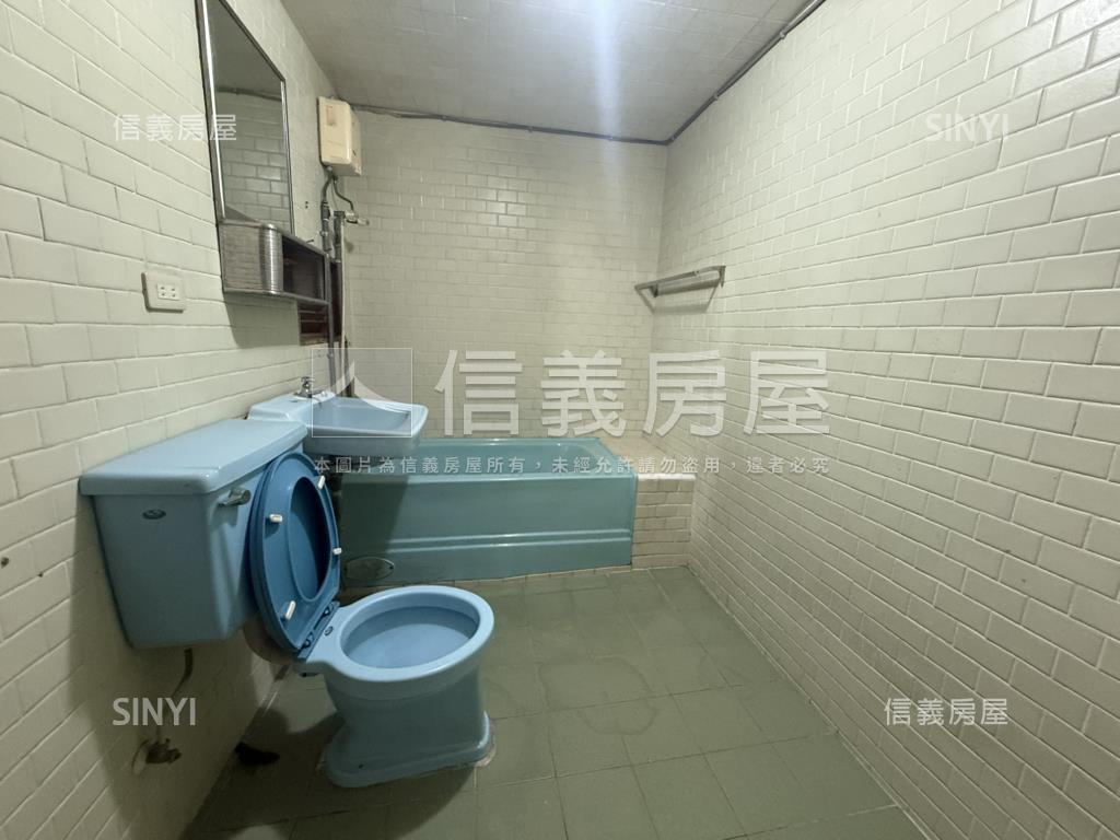 衛民街８米面寬雙店面房屋室內格局與周邊環境