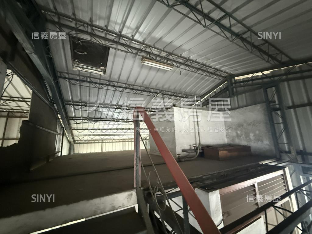 衛民街８米面寬雙店面房屋室內格局與周邊環境