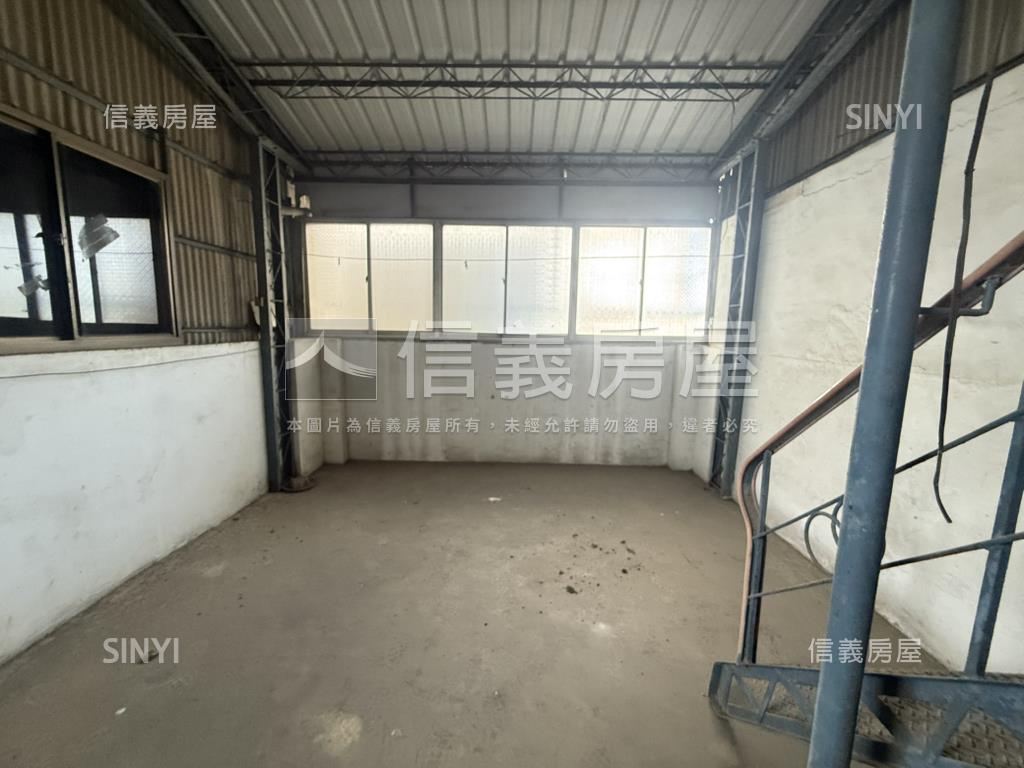 衛民街８米面寬雙店面房屋室內格局與周邊環境