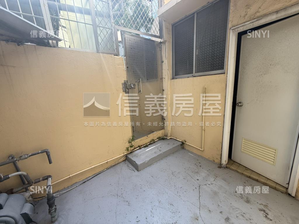 衛民街８米面寬雙店面房屋室內格局與周邊環境