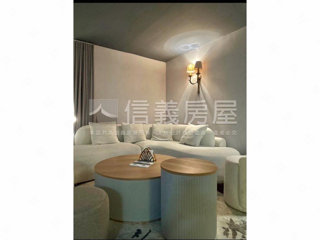 精明商圈精美裝潢金店面房屋室內格局與周邊環境