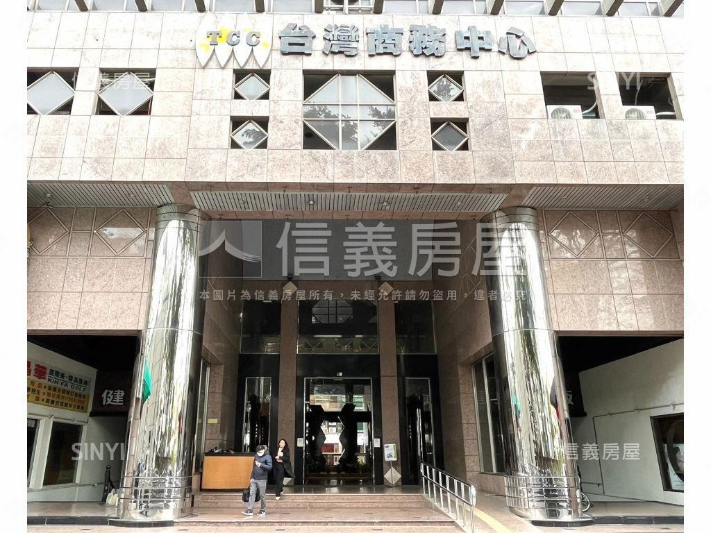 精明商圈精美裝潢金店面房屋室內格局與周邊環境