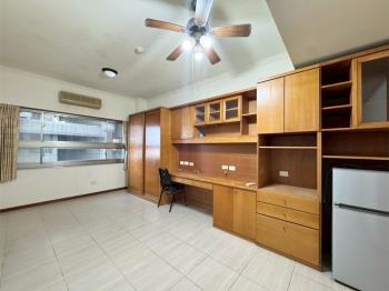 桂花鄉套房有配一個車位