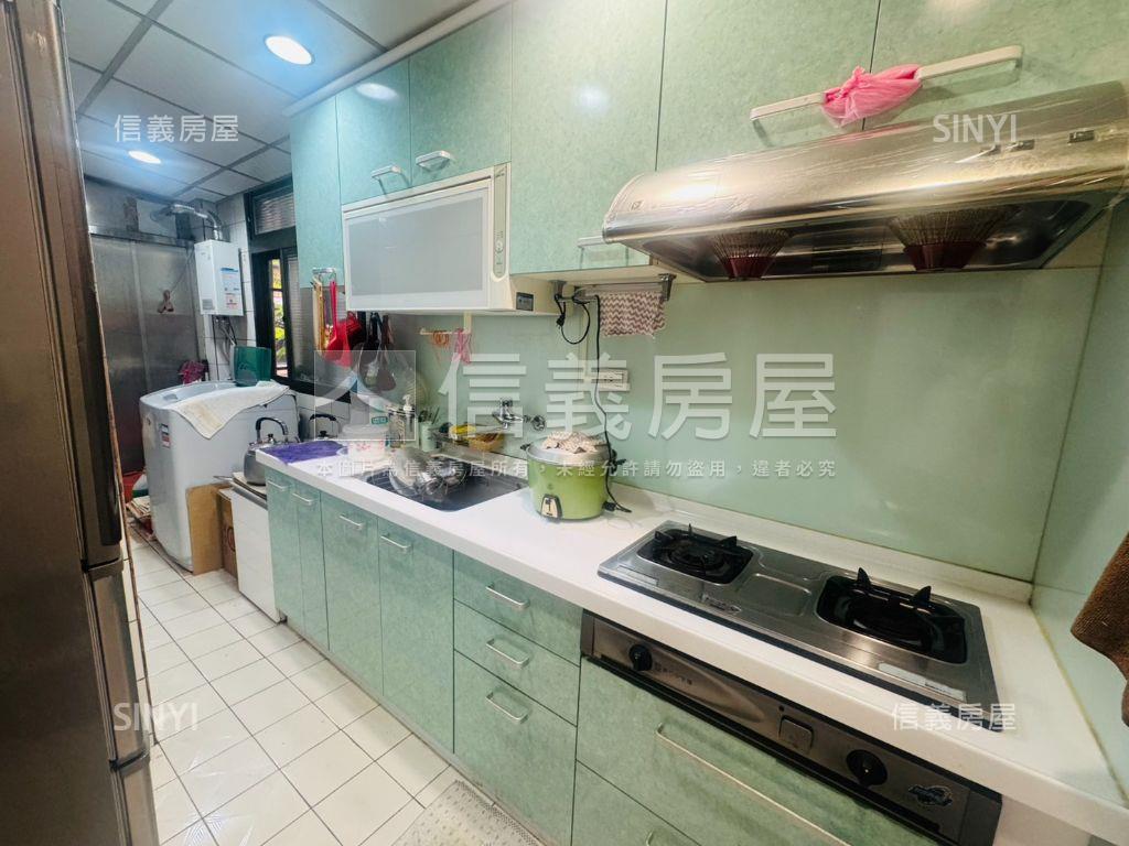 近大巨蛋邊間採光２樓房屋室內格局與周邊環境