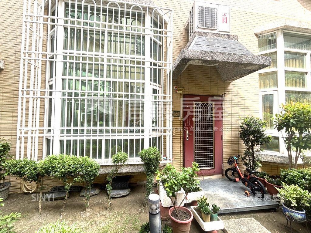 挑高正街別墅房屋室內格局與周邊環境