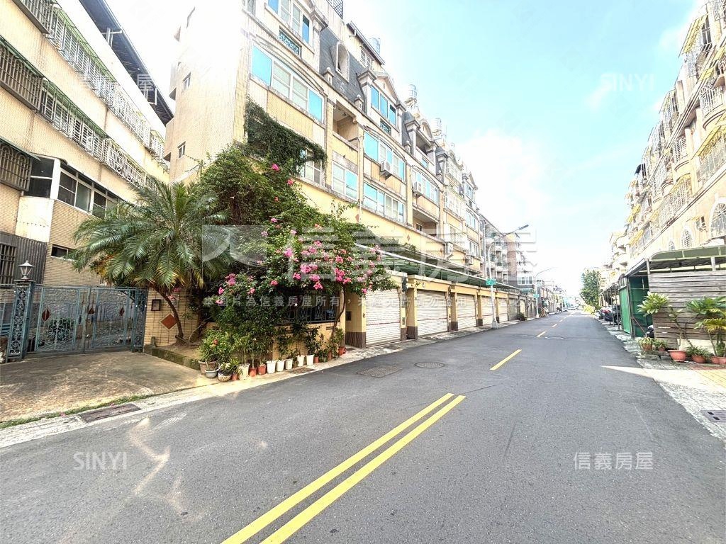 挑高正街別墅房屋室內格局與周邊環境