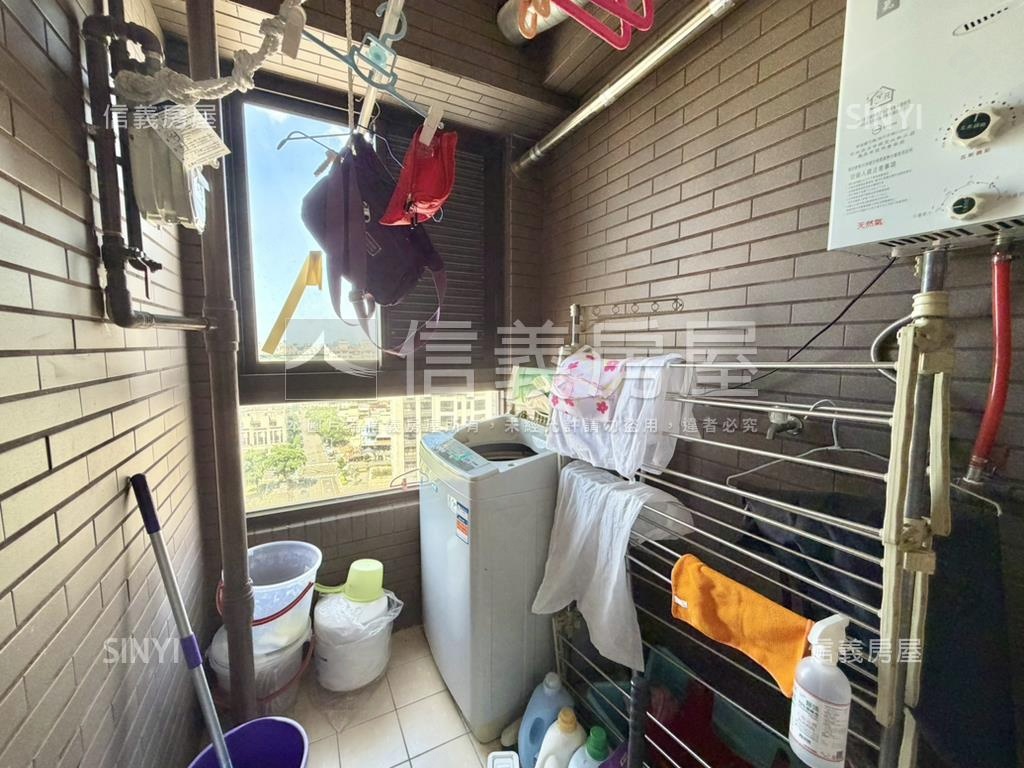 天琴高樓採光兩房平面車位房屋室內格局與周邊環境
