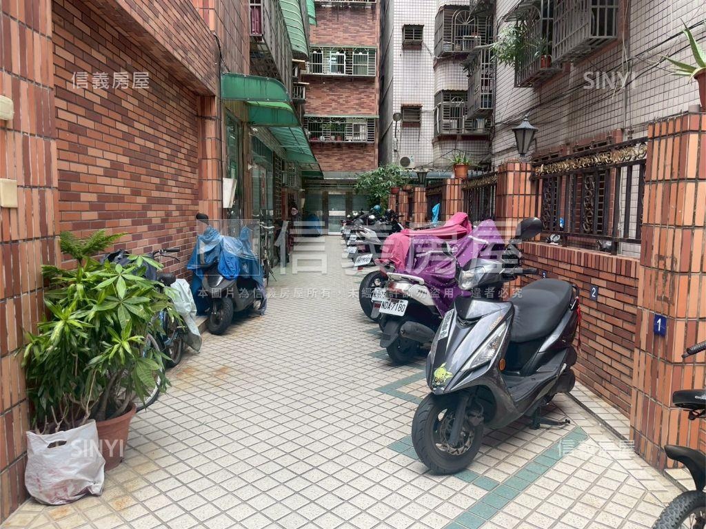 稀有長安溫馨電梯兩房車位房屋室內格局與周邊環境