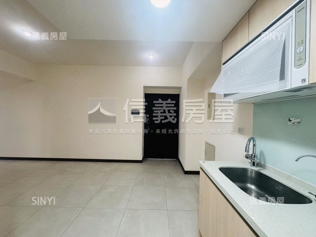 湖口和峻沐光全新二房車位房屋室內格局與周邊環境