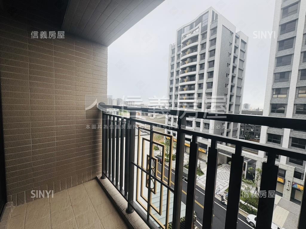 湖口和峻沐光全新二房車位房屋室內格局與周邊環境
