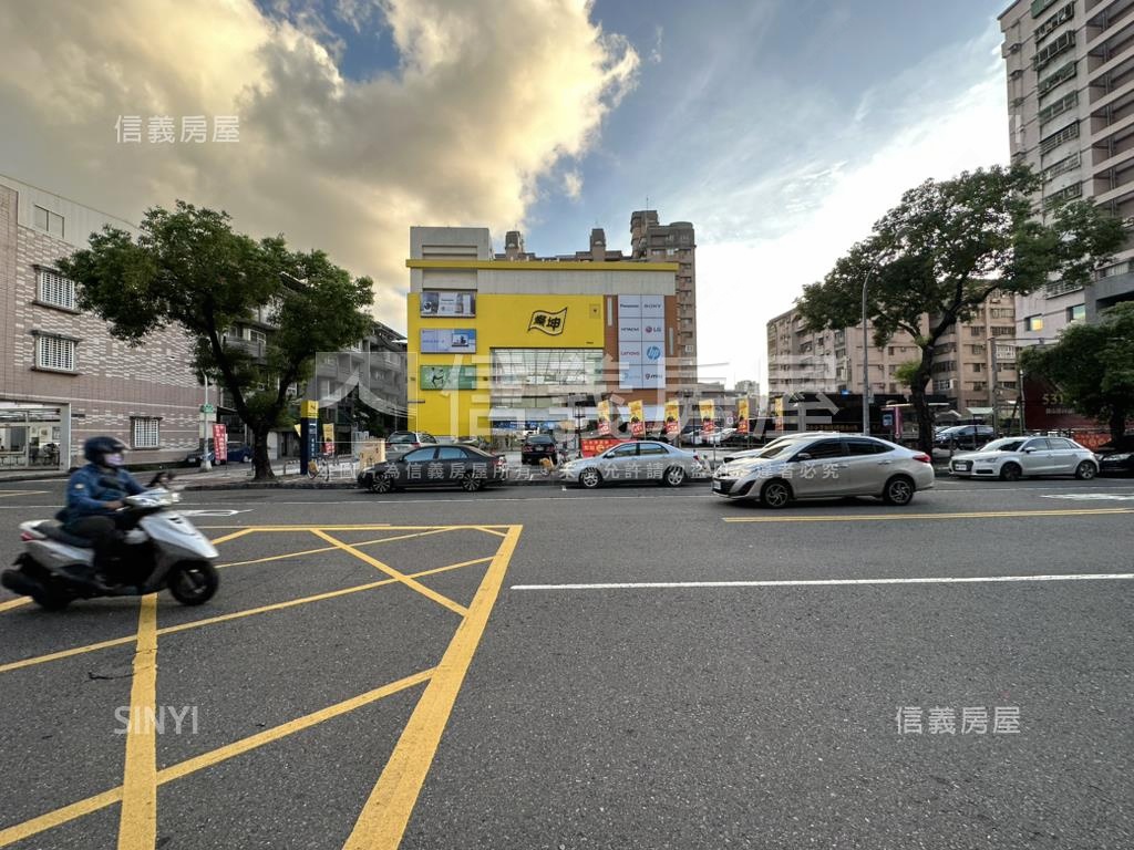 瑞豐商圈四房平車房屋室內格局與周邊環境