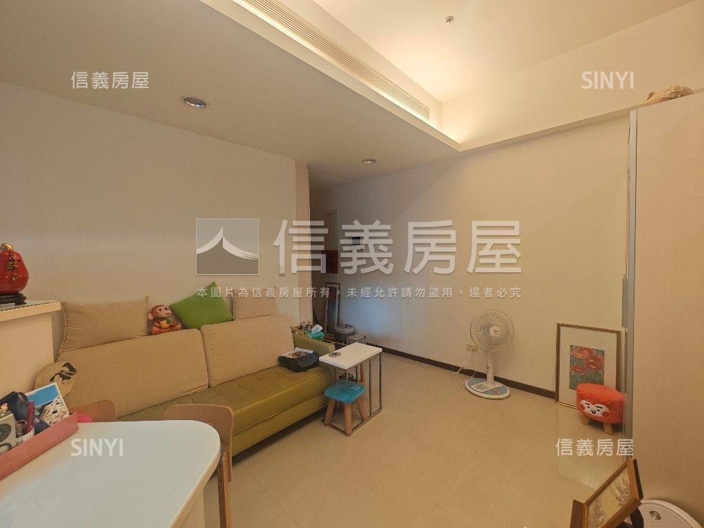 信義香榭２房高樓質感宅房屋室內格局與周邊環境