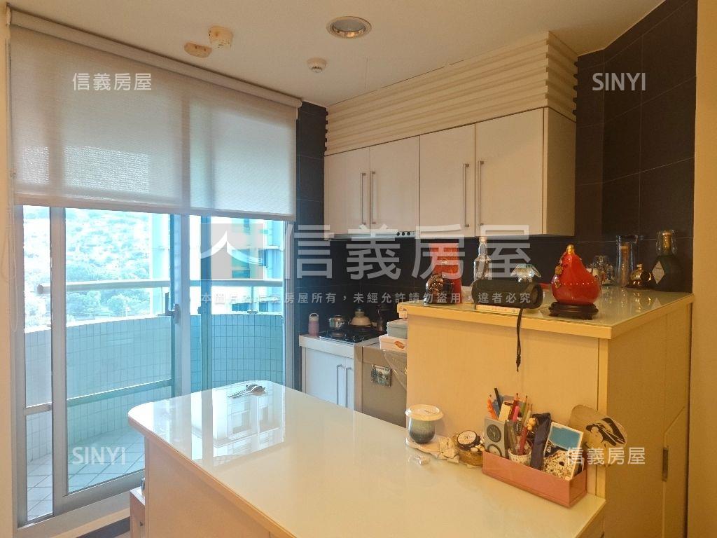 信義香榭２房高樓質感宅房屋室內格局與周邊環境