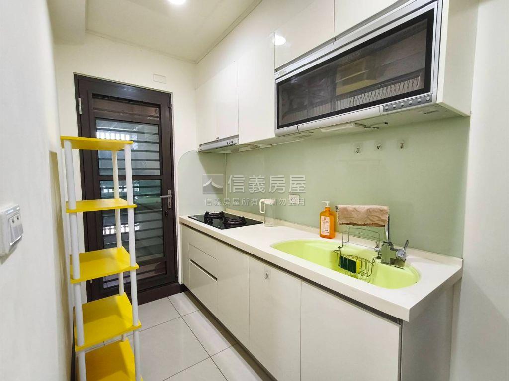 稀有高樓層兩房兩衛平車房屋室內格局與周邊環境