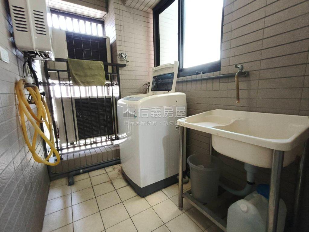 稀有高樓層兩房兩衛平車房屋室內格局與周邊環境