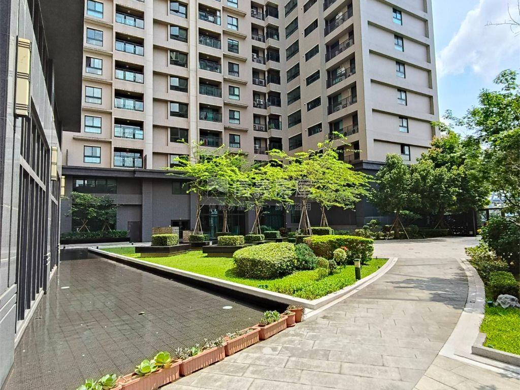 稀有高樓層兩房兩衛平車房屋室內格局與周邊環境