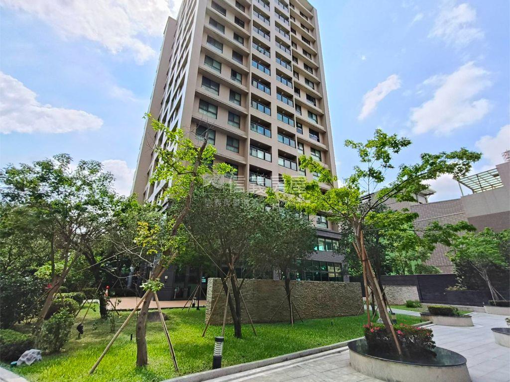 稀有高樓層兩房兩衛平車房屋室內格局與周邊環境