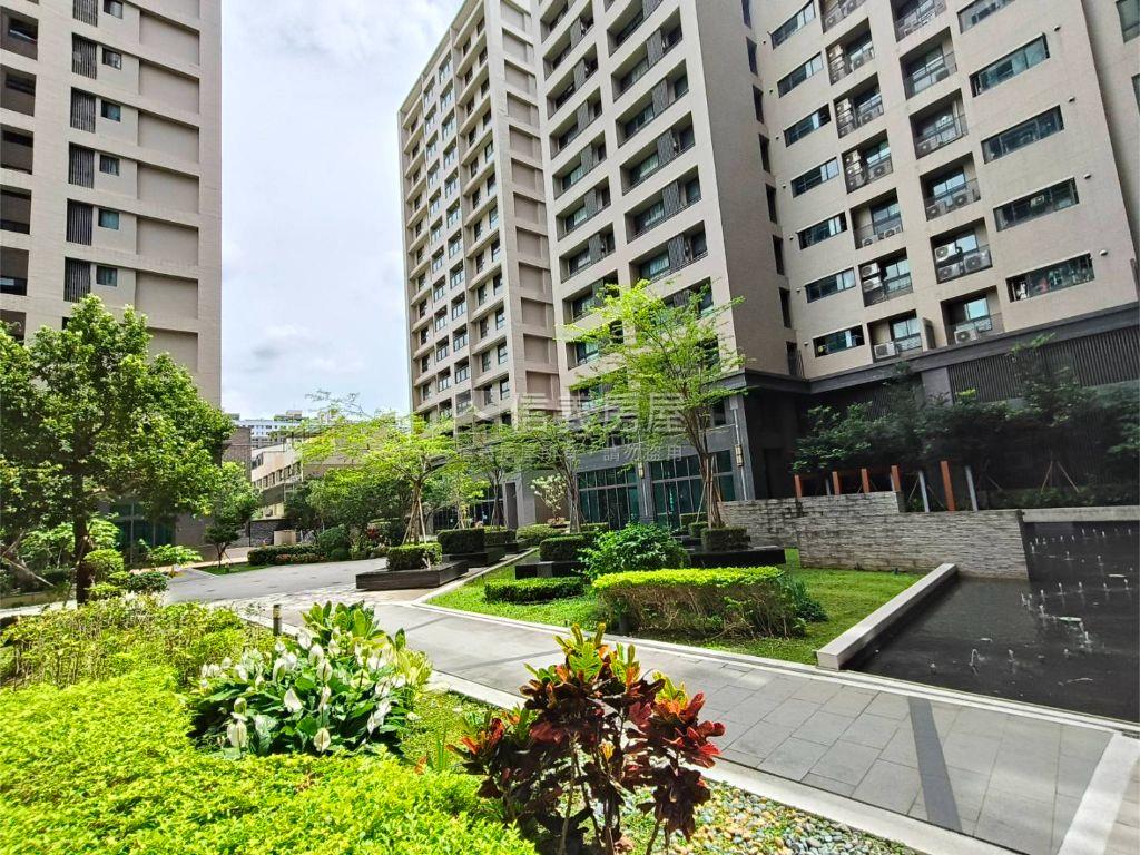 稀有高樓層兩房兩衛平車房屋室內格局與周邊環境
