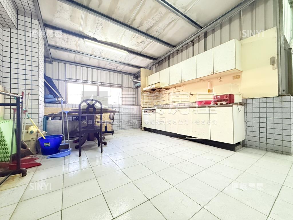 四維一路低總四房車位房屋室內格局與周邊環境