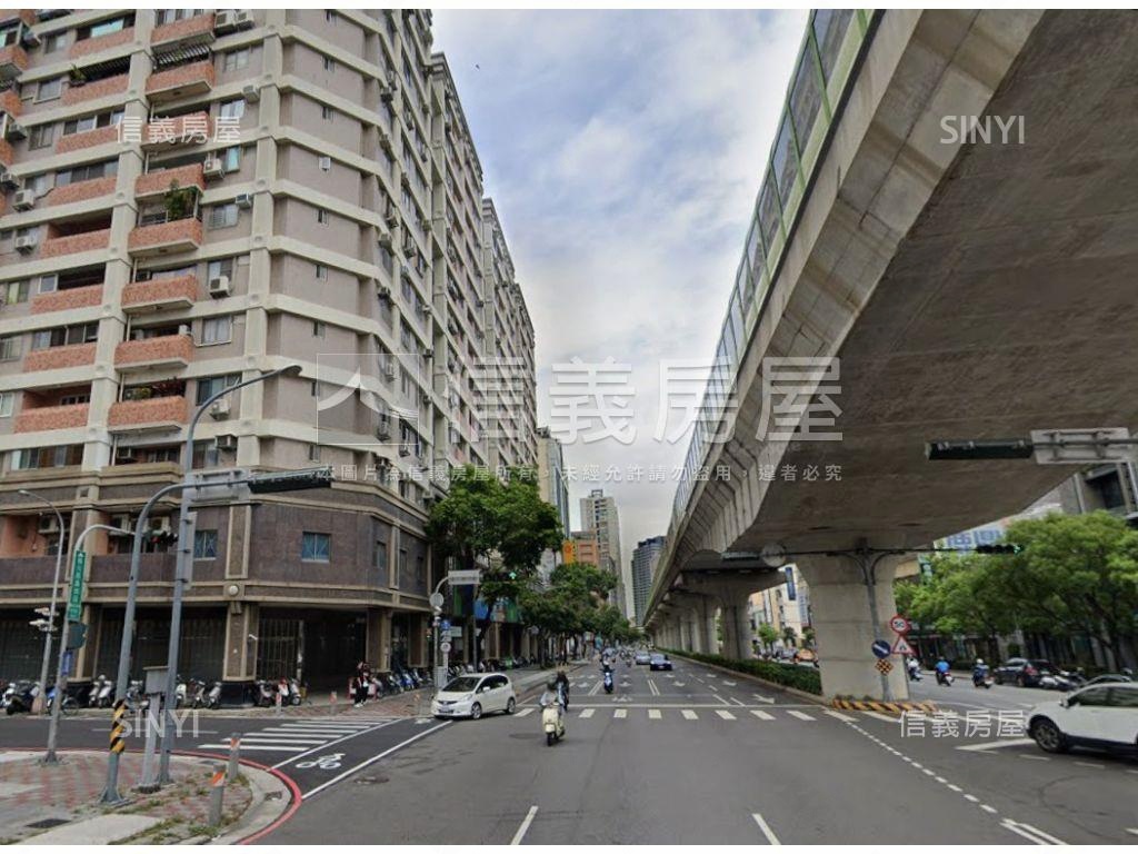 文心路蒂芬妮３００坪店面房屋室內格局與周邊環境