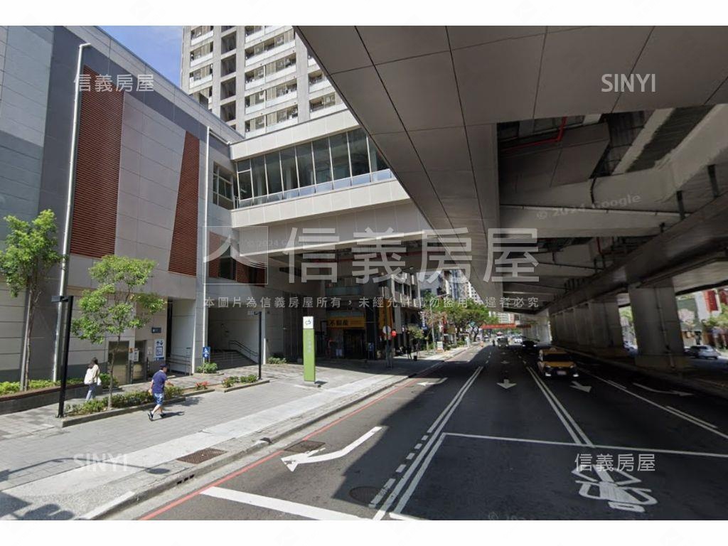 文心路蒂芬妮３００坪店面房屋室內格局與周邊環境