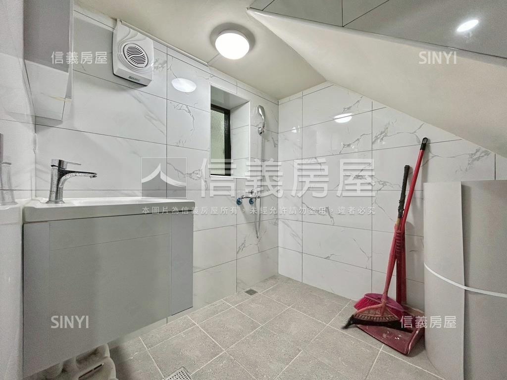 三民國中．整新透天房屋室內格局與周邊環境