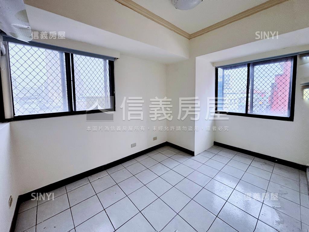 北區邊間次頂樓電梯兩房房屋室內格局與周邊環境