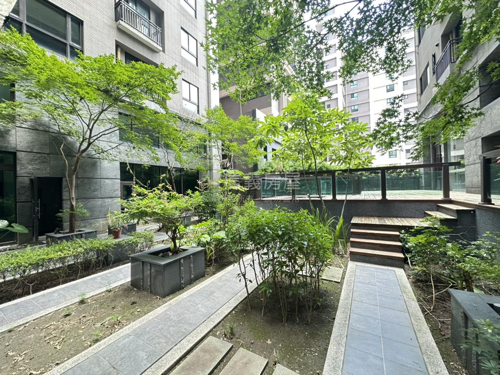 小資宅舒適二房車位房屋室內格局與周邊環境