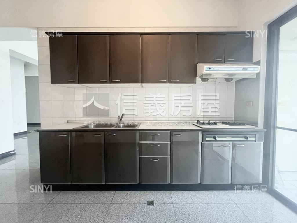 近忠孝國小大坪數四房房屋室內格局與周邊環境