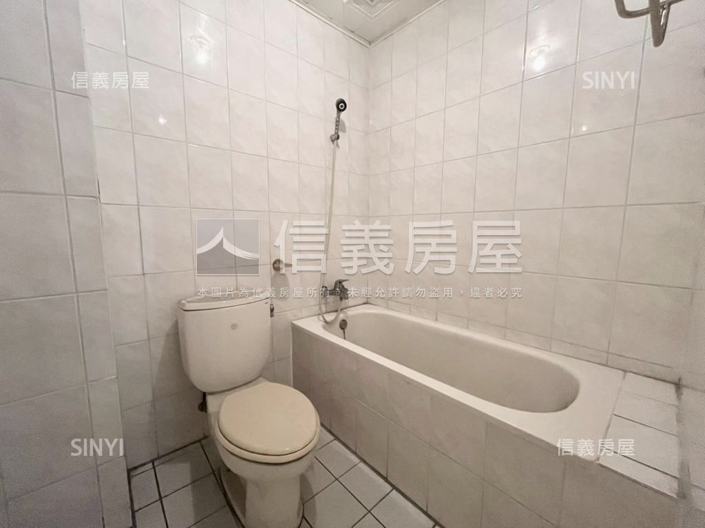 近忠孝國小大坪數四房房屋室內格局與周邊環境