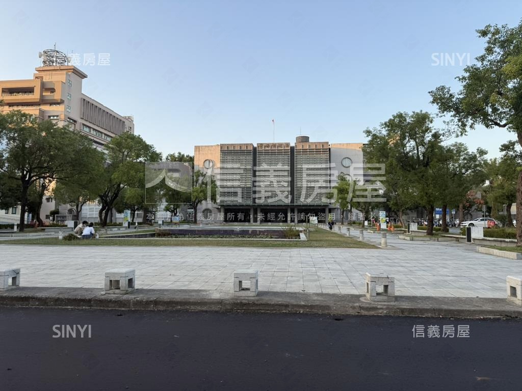 新營約３６０坪潛力土地房屋室內格局與周邊環境