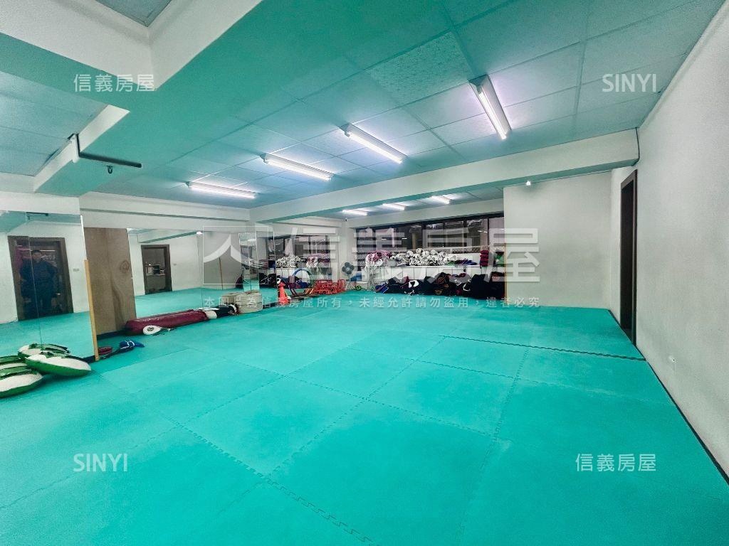 市政府旁二樓辦公室房屋室內格局與周邊環境