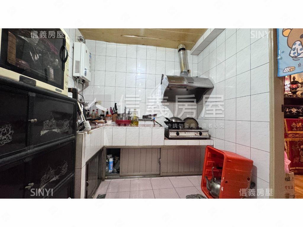 方正一層一戶公寓二樓房屋室內格局與周邊環境